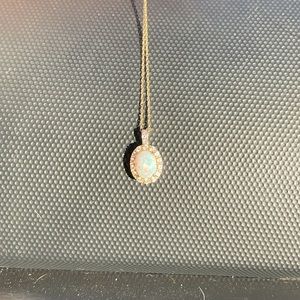 14k Gold necklace with Beautiful stone